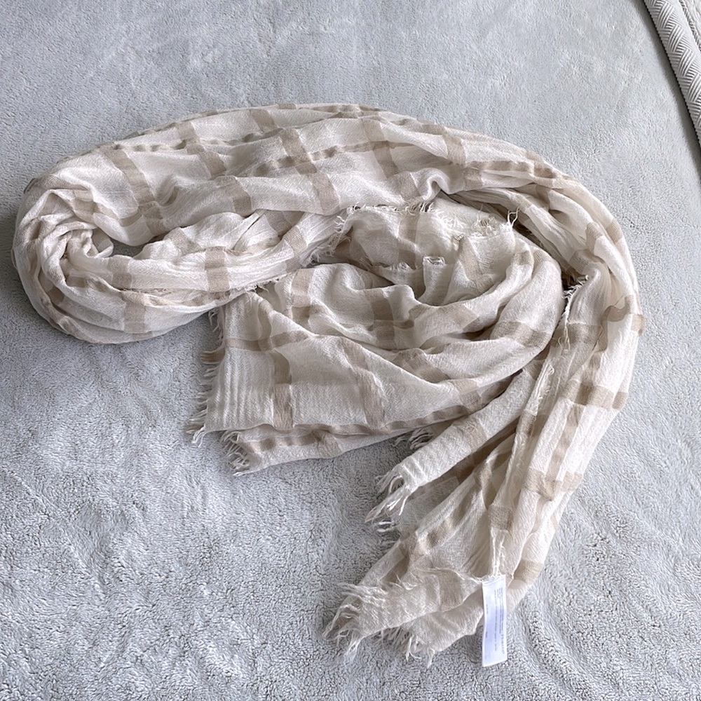 ☘️2/15☘️Ladies Blanket Scarf Tan and Cream